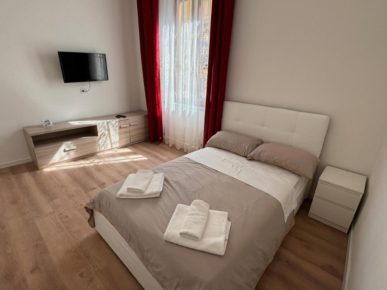 Station & Airport Hotel Pisa Bagian luar foto