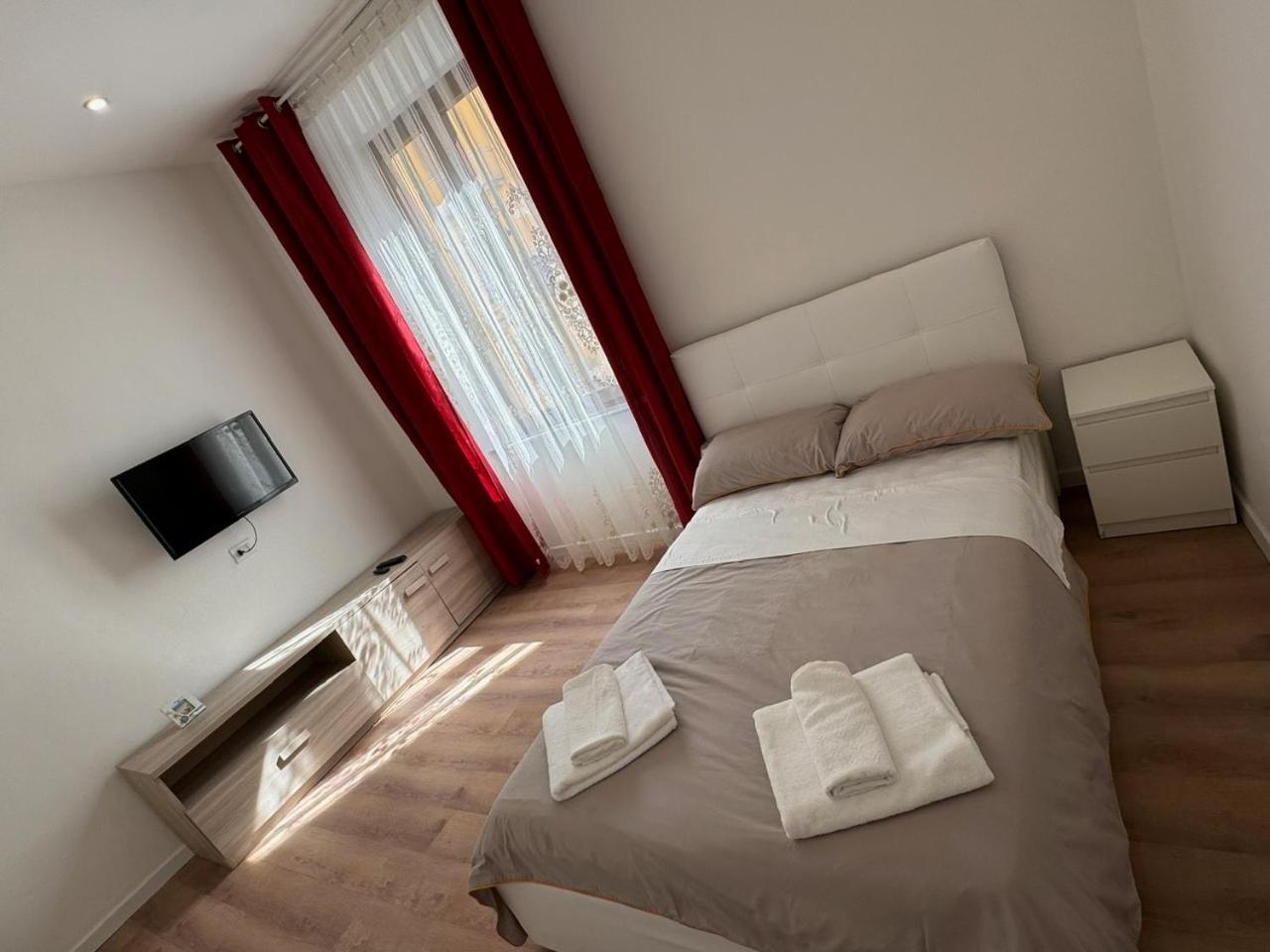 Station & Airport Hotel Pisa Bagian luar foto