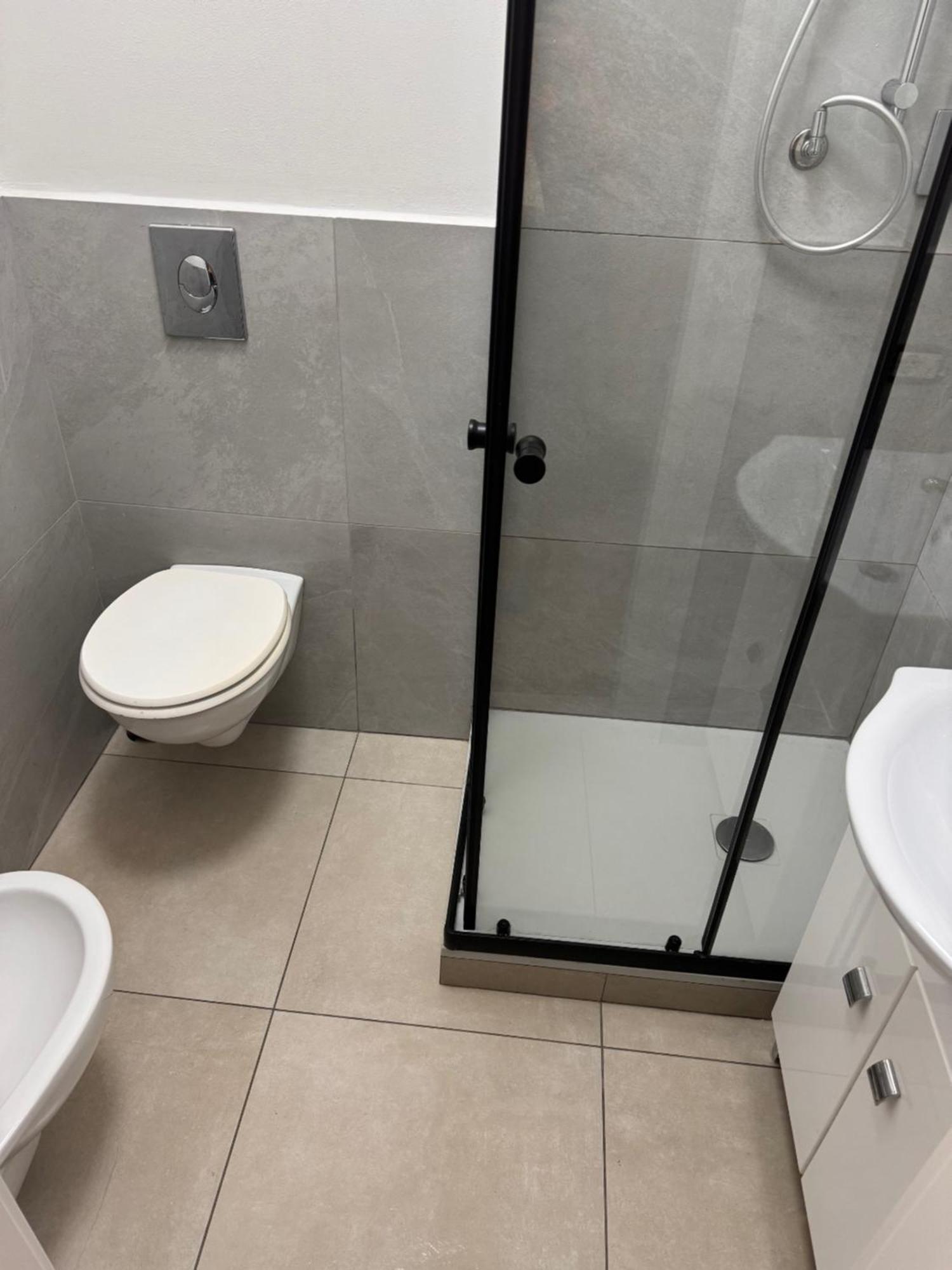Station & Airport Hotel Pisa Bagian luar foto