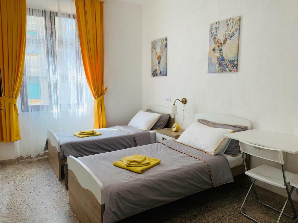 Station & Airport Hotel Pisa Bagian luar foto