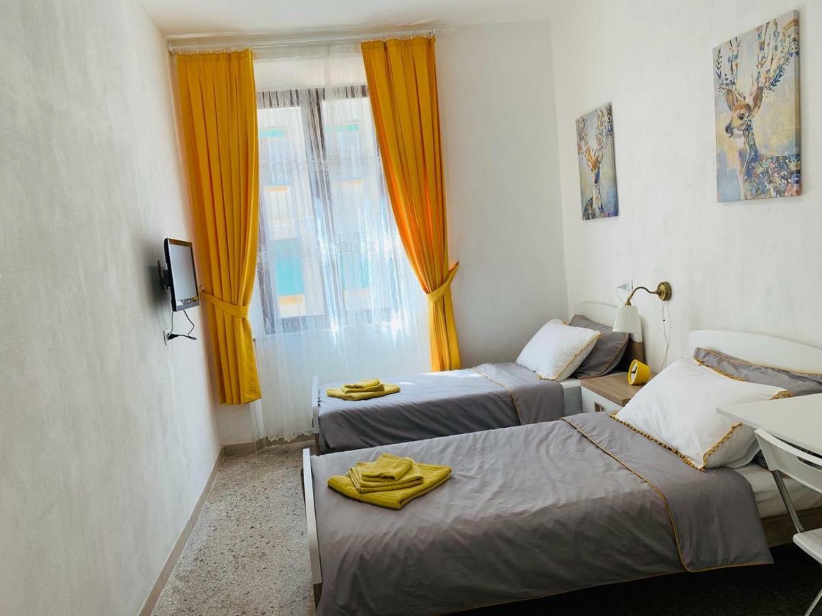 Station & Airport Hotel Pisa Bagian luar foto