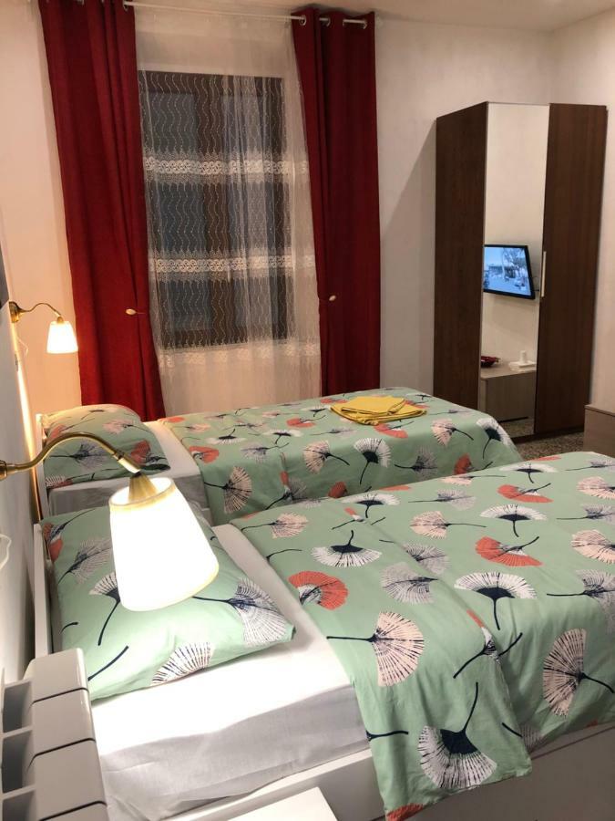 Station & Airport Hotel Pisa Bagian luar foto